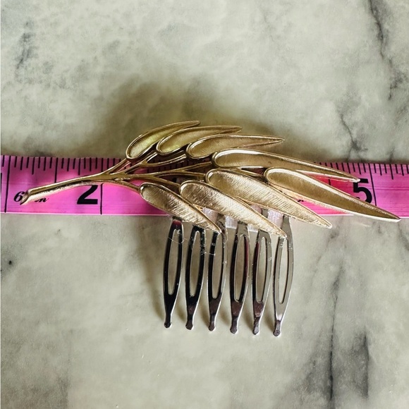 Vintage Gold Leaf Hair Comb | Art Deco & Nature-Inspired | Repurposed Jewelry - Picture 3 of 4